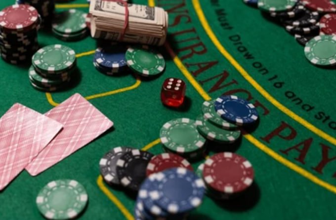 Bàn casino trực tuyến tại betting odds với dealer chuyên nghiệp